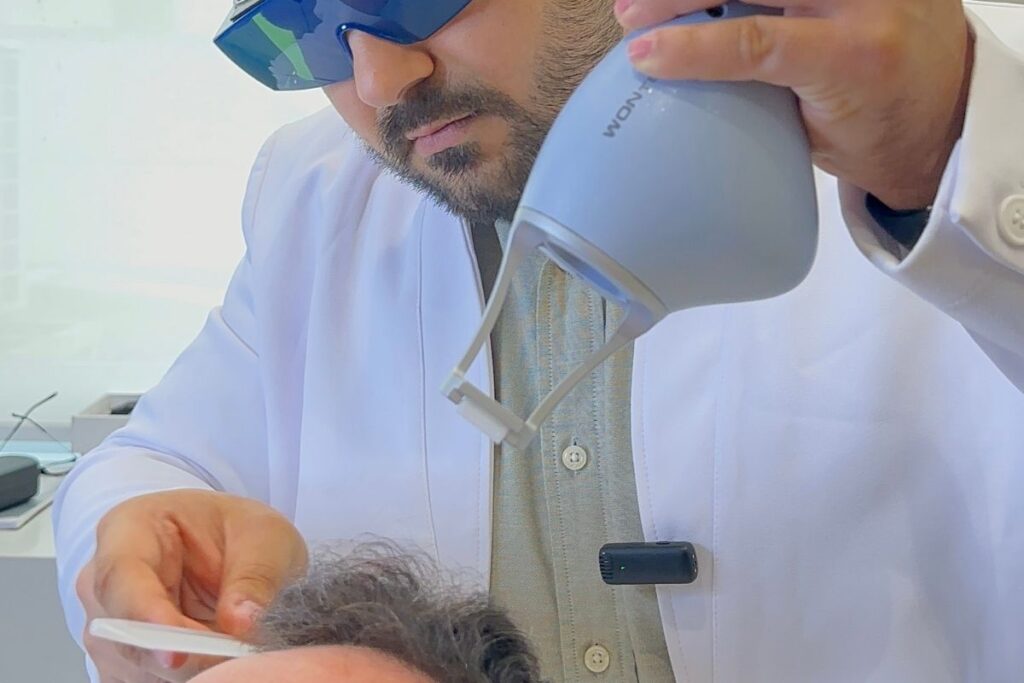Laser Lavieen no couro cabeludo? Conheça a tecnologia que trata da raiz ao fio